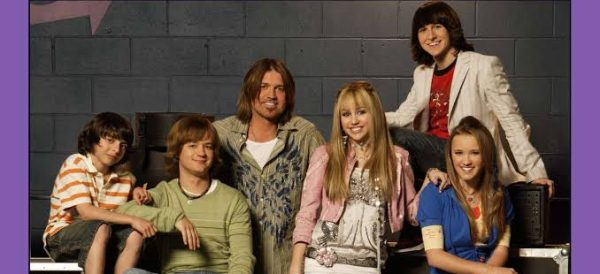 2006 yılında Disney Channel'da yayımlanmaya başlayan Hannah Montana, gençlik komedisi ile müzikal eğlenceyi bir araya getiren ve yayımlandığı dönemde geniş bir hayran kitlesine ulaşan yapımlar arasında yer alıyor. Başrolünde Miley Cyrus bulunan dizi, iki farklı yaşamı aynı anda sürdürmeye çalışan genç bir kızın maceralarını anlatıyor. Bir tarafta okuluna giden, arkadaşlarıyla vakit geçiren ve ailesiyle yaşayan Miley Stewart, diğer tarafta milyonlarca hayranı bulunan pop yıldızı Hannah Montana bulunuyor.