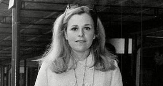 Francesca Hilton, Hollywood'un tanınmış simalarından Zsa Zsa Gabor ile uluslararası otelcilik sektörünün önde gelen girişimcilerinden Conrad Hilton'un kızı olarak dünyaya gelen Amerikalı oyuncu ve komedyendir. Ünlü bir ailenin içinde büyümesine rağmen yaşamını yalnızca ailesinin şöhreti üzerinden şekillendirmeyen Hilton; oyunculuk, fotoğrafçılık ve sahne komedisi gibi farklı alanlarda kendine yer edinmeye çalışmıştır.