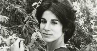Amerikan sinema ve televizyon dünyasında farklı türlerdeki yapımlarla izleyici karşısına çıkan Kathleen Lloyd, özellikle 1970'li yıllardan itibaren üstlendiği rollerle tanınan oyunculardan biridir. Western filmlerinden korku sinemasına, polisiye dizilerden hukuk dramalarına kadar uzanan kariyeri, onun farklı karakterlere uyum sağlayabilen bir oyuncu olduğunu ortaya koyar. Sinemada Marlon Brando ve Jack Nicholson gibi ünlü isimlerle aynı yapımda yer alması, televizyon dünyasında ise uzun soluklu dizilerde canlandırdığı karakterlerle dikkat çekmesi, Lloyd'un meslek yaşamının öne çıkan özelliklerindendir.