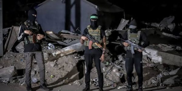 Hamas, Filistin meselesinin son kırk yılı aşkın döneminde siyasi, toplumsal ve askerî etkisiyle öne çıkan hareketlerden biridir. Arapça Harakat al-Muqawama al-Islamiyya ifadesinin kısaltması olan Hamas, Türkçede İslami Direniş Hareketi anlamına gelir. 1987 yılında Birinci İntifada sırasında kurulan örgüt, Filistin milliyetçiliğini Sünni İslamcı bir ideolojiyle birleştirerek gelişmiş, zaman içinde Filistin siyasetinin önemli aktörlerinden biri hâline gelmiştir.