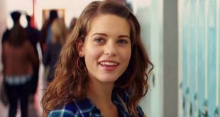 Lyndsy Fonseca, çocuk yaşlarda başladığı oyunculuk kariyerini televizyon ve sinema arasında sürdüren Amerikalı oyunculardan biridir. Farklı türlerdeki yapımlarda canlandırdığı karakterlerle tanınan Fonseca; özellikle How I Met Your Mother, Nikita, Desperate Housewives, Agent Carter ve Kick-Ass gibi projelerdeki rolleriyle geniş bir izleyici kitlesine ulaşmıştır.