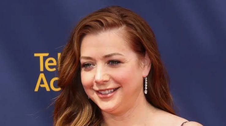 Hollywood'da bazı oyuncular tek bir rolle hafızalara kazınırken, bazı isimler birbirinden oldukça farklı karakterlerle yıllar boyunca izleyicilerin karşısına çıkar. Alyson Hannigan de bu ikinci gruba dahil olan oyunculardan biridir. Televizyon dünyasında Willow Rosenberg, sinemada Michelle Flaherty ve sitcom türünde Lily Aldrin karakterleriyle geniş kitleler tarafından tanınan Hannigan, çocuk yaşta başladığı oyunculuk kariyerini uzun yıllar boyunca sürdürmeyi başarmıştır.
