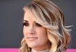 Carrie Underwood, 2000'li yılların ortasında televizyon yarışmasıyla tanınmasının ardından country müziğin en güçlü kadın yıldızlarından birine dönüşen Amerikalı şarkıcı, söz yazarı ve oyuncudur. Güçlü sesi, sahne enerjisi ve farklı eğlence alanlarındaki çalışmaları sayesinde yalnızca müzik dünyasında değil, televizyon ve sinemada da kendisine yer edinmiştir.