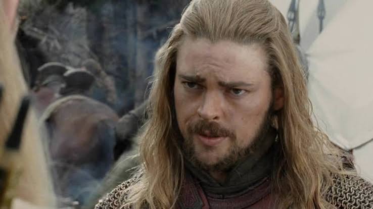 Hollywood'da özellikle aksiyon ve bilim kurgu türündeki yapımlarla tanınan Karl Urban, farklı dönemlerde birbirinden oldukça farklı karakterlere hayat veren Yeni Zelandalı oyunculardan biridir. Éomer, Dr. Leonard “Bones” McCoy, Judge Dredd, Skurge ve Billy Butcher gibi karakterlerle geniş bir izleyici kitlesine ulaşan Urban, kariyerini tek bir oyunculuk türüyle sınırlamayan isimlerden biri olarak öne çıkar.