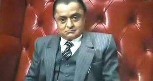 Sinema tarihinde bazı oyuncular, başrollerden çok canlandırdıkları sıra dışı karakterlerle hafızalarda yer eder. Deep Roy de bu isimlerden biridir. Fantastik sinema, bilim kurgu ve macera türlerinin öne çıkan yapımlarında rol alan sanatçı; fiziksel oyunculuğu, karakter makyajları ve farklı performans tekniklerine uyum sağlama becerisiyle uzun yıllara yayılan dikkat çekici bir kariyere sahiptir.