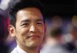 Hollywood'da uzun yıllar boyunca farklı türlerde yapımlara imza atan John Cho, komedi, bilim kurgu, dram ve gerilim arasında geçiş yapabilen çok yönlü oyunculardan biridir. Kariyerinin ilk döneminde küçük televizyon ve sinema rolleriyle ekran karşısına çıkan Cho, özellikle Harold & Kumar serisiyle geniş bir izleyici kitlesine ulaştı. Ardından Star Trek evreninde canlandırdığı Hikaru Sulu karakteri sayesinde uluslararası ölçekte daha fazla tanındı.