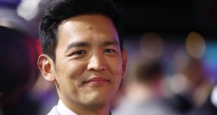 Hollywood'da uzun yıllar boyunca farklı türlerde yapımlara imza atan John Cho, komedi, bilim kurgu, dram ve gerilim arasında geçiş yapabilen çok yönlü oyunculardan biridir. Kariyerinin ilk döneminde küçük televizyon ve sinema rolleriyle ekran karşısına çıkan Cho, özellikle Harold & Kumar serisiyle geniş bir izleyici kitlesine ulaştı. Ardından Star Trek evreninde canlandırdığı Hikaru Sulu karakteri sayesinde uluslararası ölçekte daha fazla tanındı.
