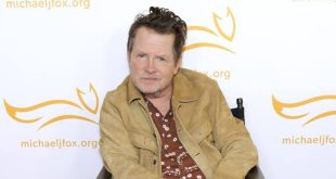 Sinema tarihinde bazı oyuncular, canlandırdıkları karakterlerle yalnızca kendi dönemlerine değil, sonraki kuşaklara da ulaşmayı başarır. Michael J. Fox, bu isimlerin başında gelir. Özellikle 1980'li yılların kült yapımlarından Geleceğe Dönüş serisinde hayat verdiği Marty McFly karakteriyle dünya çapında tanınan Kanadalı oyuncu, kendine özgü enerjisi ve doğal oyunculuk yeteneği sayesinde Hollywood'un unutulmaz yıldızlarından biri olmuştur.