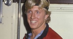 Hollywood'da bazı oyuncular vardır; kariyerlerinin belirli bir döneminde canlandırdıkları tek bir karakter, isimleriyle neredeyse tamamen özdeşleşir. William Zabka da bu oyunculardan biridir. 1980'lerin popüler gençlik sinemasında Johnny Lawrence karakteriyle tanınan Zabka, yıllar sonra aynı karakteri Cobra Kai dizisinde yeniden canlandırarak kariyerinde ikinci bir yükseliş yaşadı.
