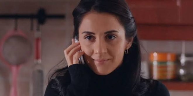 Türk televizyon ve sinemasında uzun yıllara yayılan kariyeriyle dikkat çeken isimlerden biri olan Boncuk Yılmaz, farklı karakterleri canlandırma konusundaki başarısıyla tanınan oyuncular arasında yer alıyor. 2000'li yılların başında başlayan sanat yolculuğunu televizyon dizileri, sinema filmleri ve dijital platform projeleriyle sürdüren Yılmaz; özellikle Sıla, Çukur, Ateş Kuşları ve Zeytin Ağacı gibi yapımlardaki rolleriyle geniş bir izleyici kitlesine ulaştı.