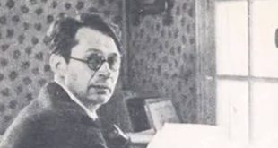 Fransız yazar ve gazeteci Georges Suarez, 20. yüzyılın ilk yarısında Fransa'nın siyasi ve kültürel yaşamında iz bırakan, ancak tarihsel mirası önemli tartışmalarla çevrili isimlerden biridir. Biyografi yazarlığı, siyasi yorumları ve gazete yöneticiliğiyle tanınan Suarez, özellikle Fransız devlet adamlarının yaşamlarını konu alan eserleriyle dikkat çekmiştir. Georges Clemenceau, Aristide Briand ve Philippe Pétain gibi dönemin etkili siyasi figürleri hakkında yazdıkları, onun siyaset tarihine duyduğu ilgiyi ortaya koyar.