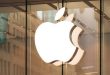 Teknoloji sektöründe küresel ölçekte etkili olan şirketler arasında Apple, yenilikçi ürünleri, kendine özgü tasarım anlayışı ve yazılım ile donanımı bir arada geliştiren iş modeliyle öne çıkar. Akıllı telefonlardan kişisel bilgisayarlara, dijital içerik platformlarından giyilebilir cihazlara kadar geniş bir alanda faaliyet gösteren şirket, teknoloji kullanımının günlük yaşamın bir parçası hâline gelmesinde önemli rol oynamıştır. iPhone, Mac, iPad ve Apple Watch gibi ürünler, markanın dünya çapında tanınmasını sağlayan başlıca teknolojiler arasında yer alır.